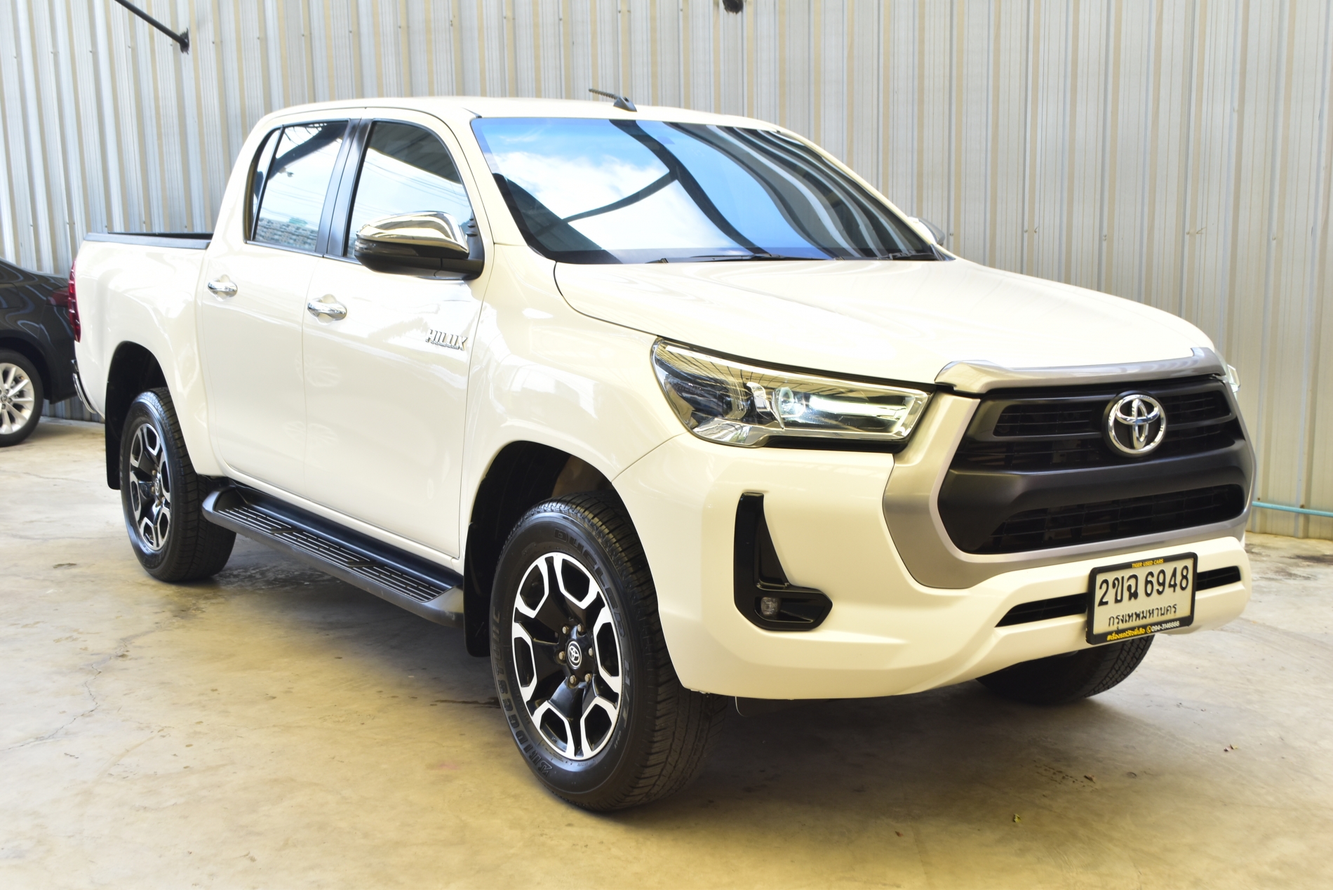 Car4Sure - 2021 TOYOTA HILUX REVO 2.4 Doublecab Prerunner MID