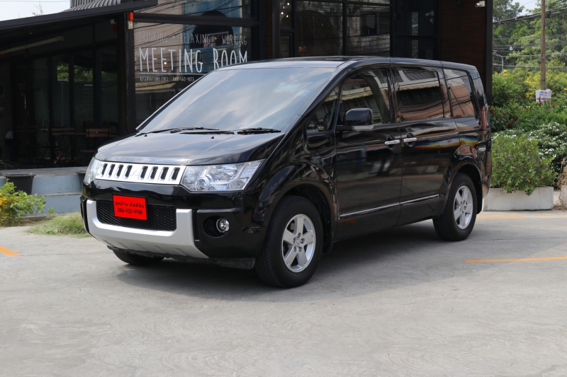 2015 MITSUBISHI DELICA