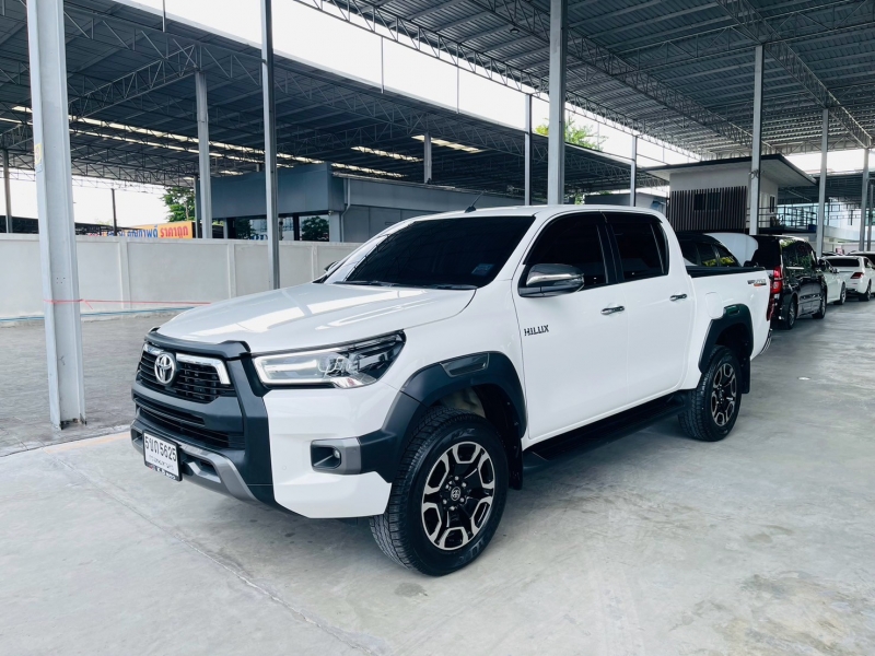 2024 TOYOTA HILUX REVO 2.4 Doublecab Prerunner MID