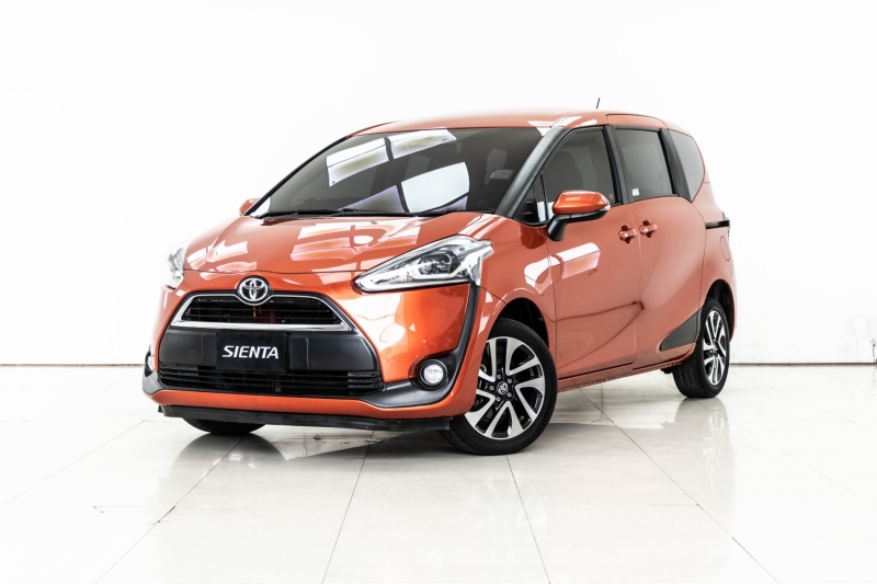 2017 TOYOTA SIENTA 1.5 V
