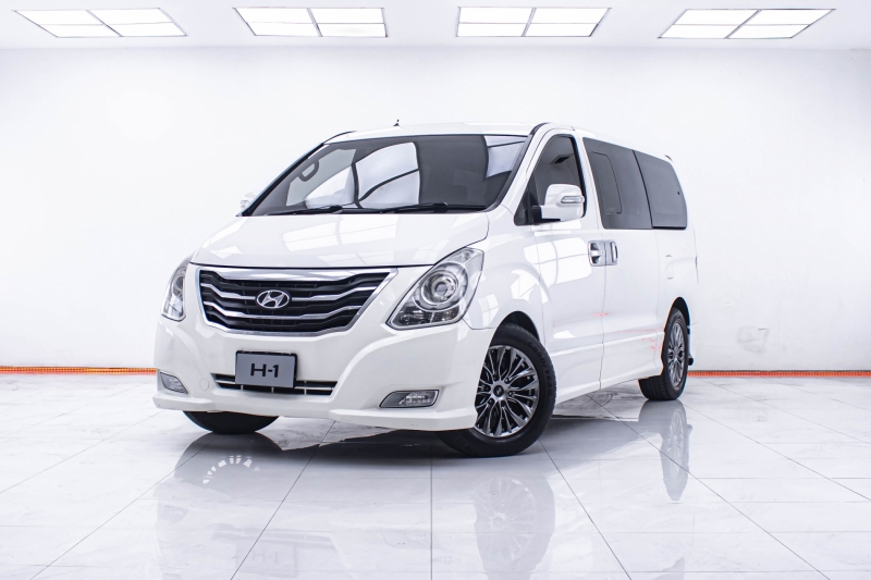 2016 HYUNDAI H-1 2.5 LIMITED