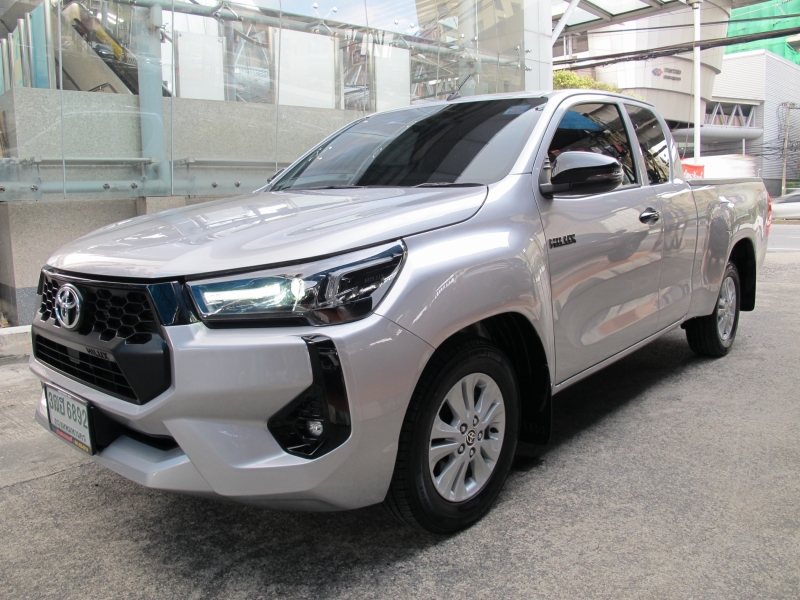 2024 TOYOTA HILUX REVO 2.4 E Smartcab Z-EDITION