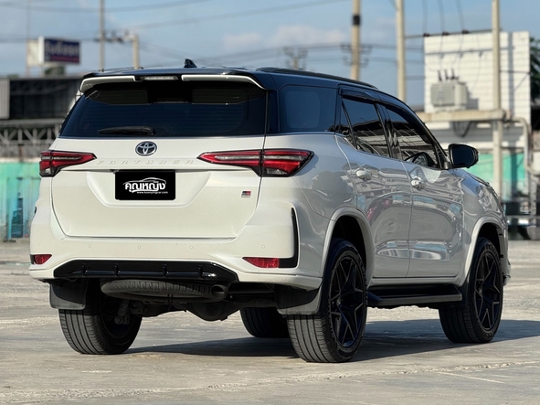 2023 TOYOTA FORTUNER