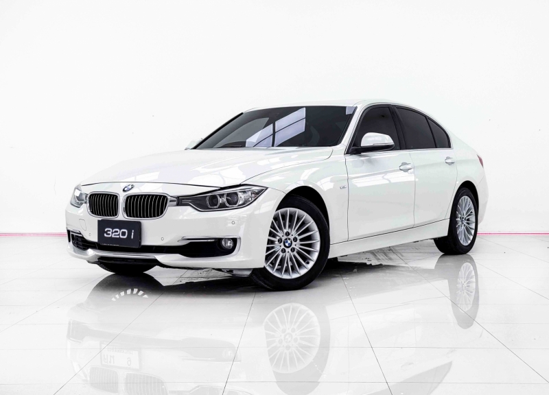 2016 BMW SERIES 3 320i