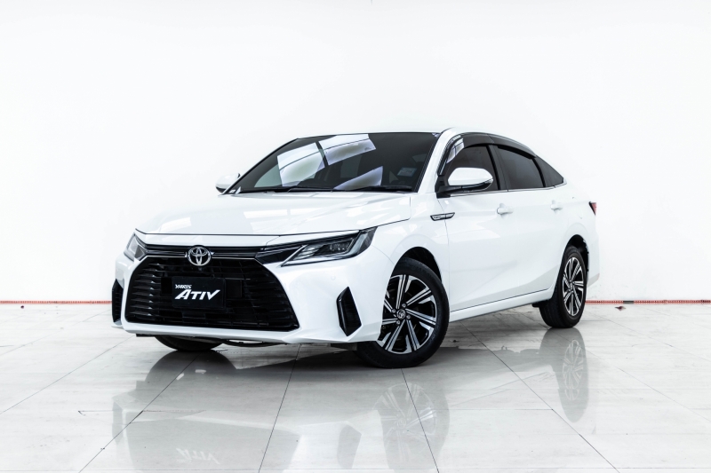 2024 TOYOTA YARIS ATIV Premium