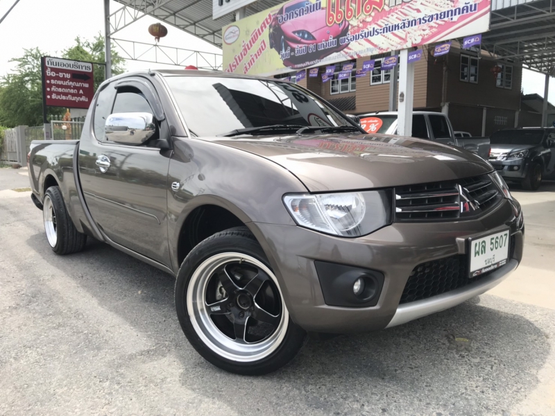 2014 MITSUBISHI TRITON MEGA CAB 2.5 GLX