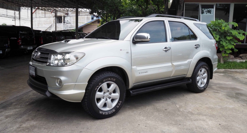 2010 TOYOTA FORTUNER 3.0 V
