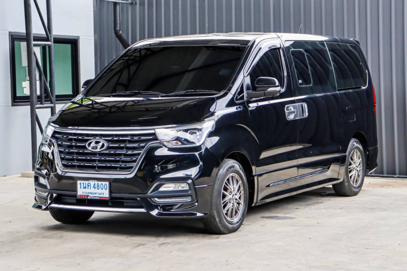 2021 HYUNDAI H-1 2.5 DELUXE