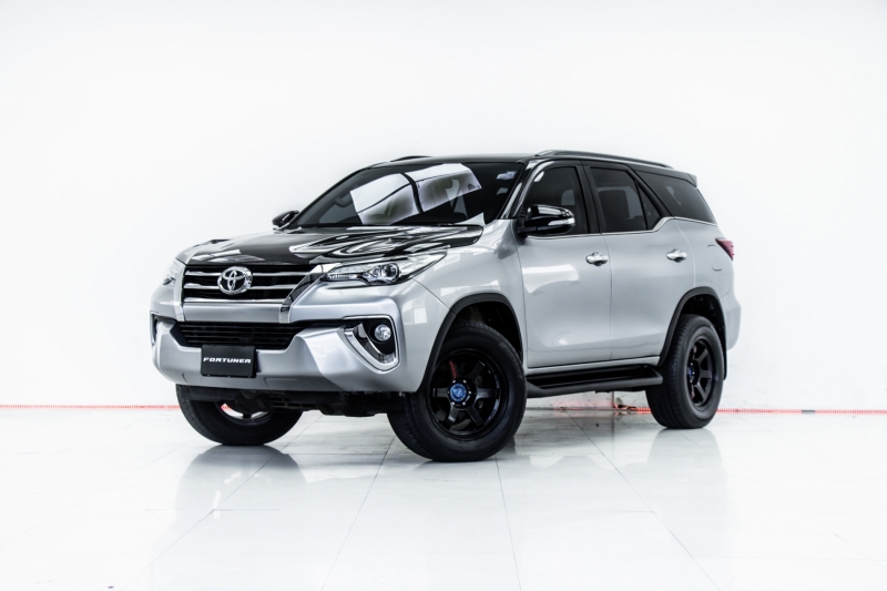 2017 TOYOTA FORTUNER 2.4 V