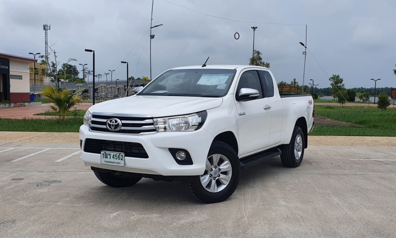 2016 TOYOTA HILUX REVO 2.4 E 4WD Smartcab