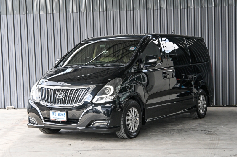 2017 HYUNDAI H-1 2.5 DELUXE