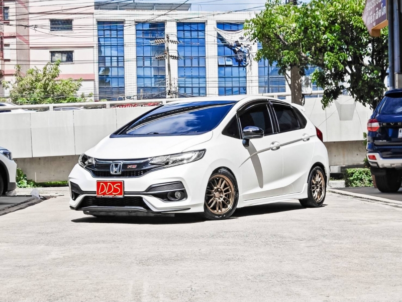 2019 HONDA JAZZ 1.5 RS