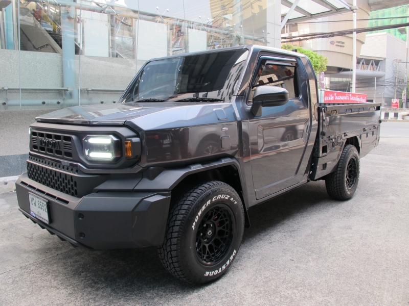 2025 TOYOTA HILUX CHAMP 2.4 C&C SWB