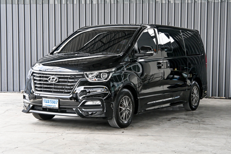 2022 HYUNDAI H-1 2.5 DELUXE
