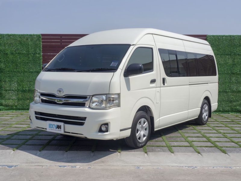 2013 TOYOTA COMMUTER 2.5 D4D