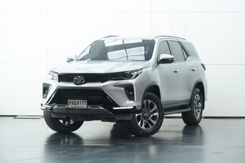 2022 TOYOTA FORTUNER 2.4 V LEADER 4WD