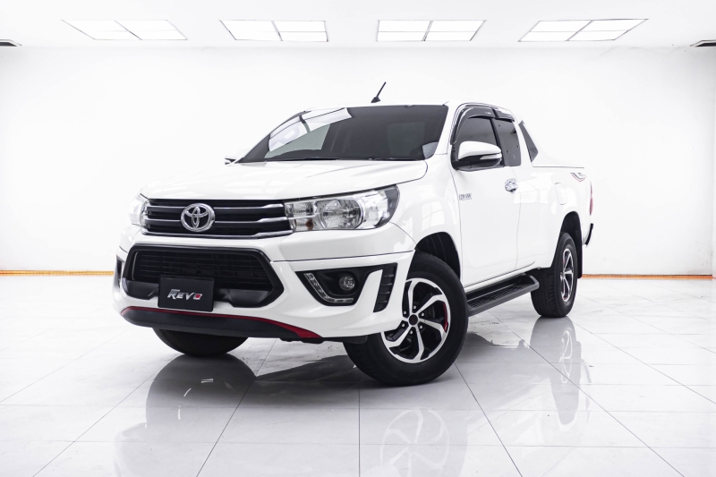2017 TOYOTA HILUX REVO
