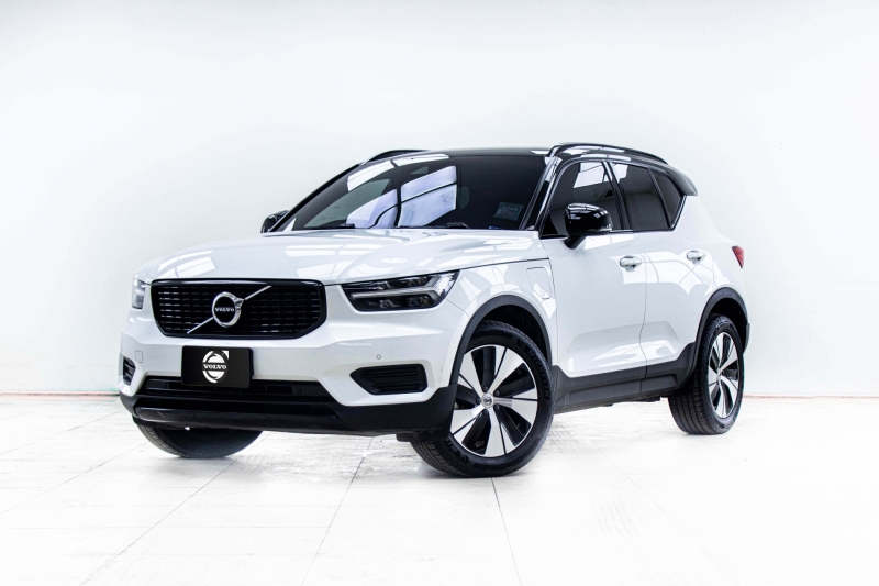 2022 VOLVO XC40 T5 AWD R-Design