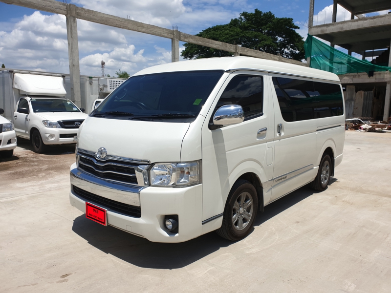 2015 TOYOTA VENTURY 2.7 G