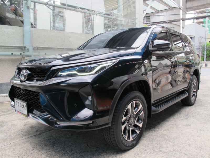 2023 TOYOTA FORTUNER 2.4 V