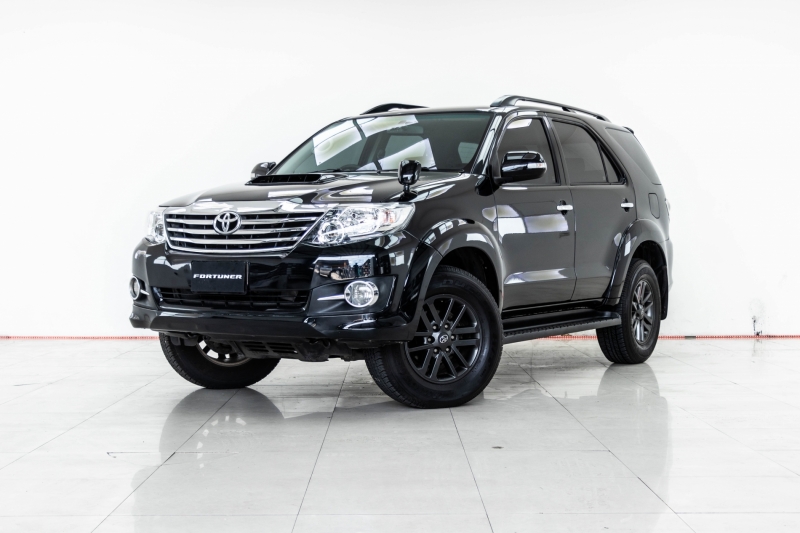 2015 TOYOTA FORTUNER 2.5 V