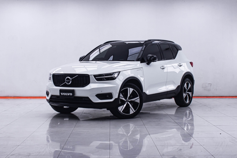 2022 VOLVO XC40 T5 AWD R-Design