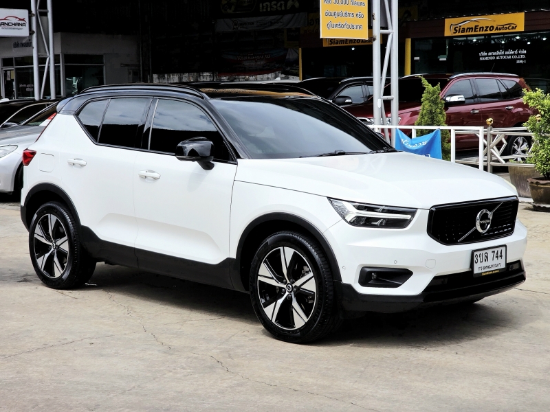 2023 VOLVO XC40 T5 AWD Inscription