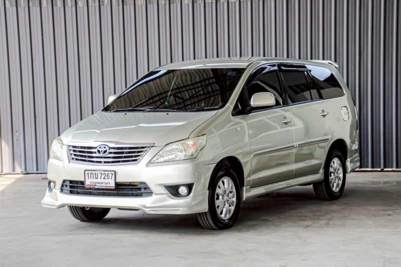 2012 TOYOTA INNOVA 2.0 G