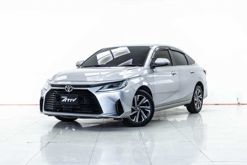 2023 TOYOTA YARIS ATIV Premium