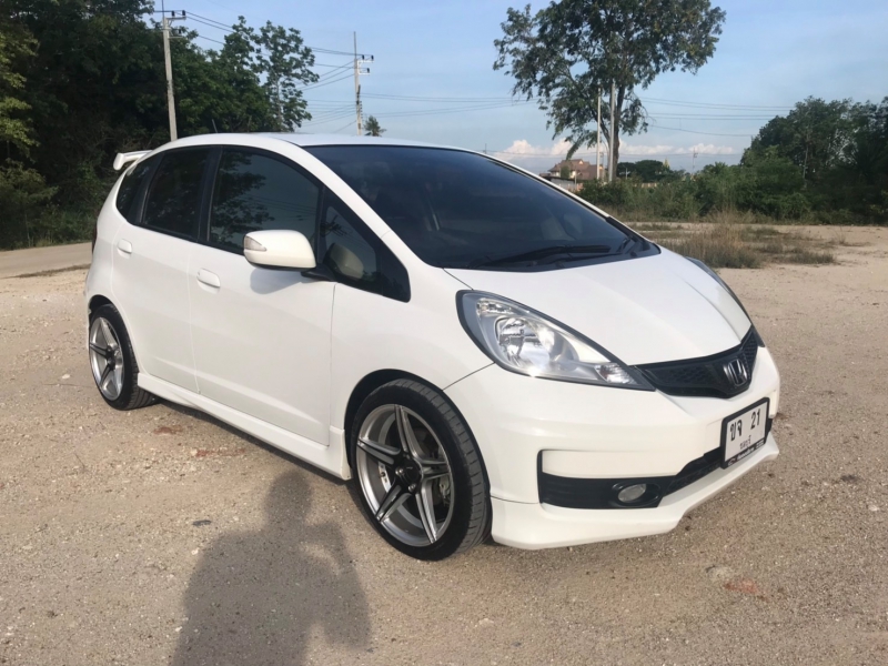 2012 HONDA JAZZ
