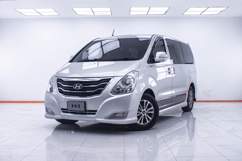 2009 HYUNDAI H-1 2.5 DELUXE