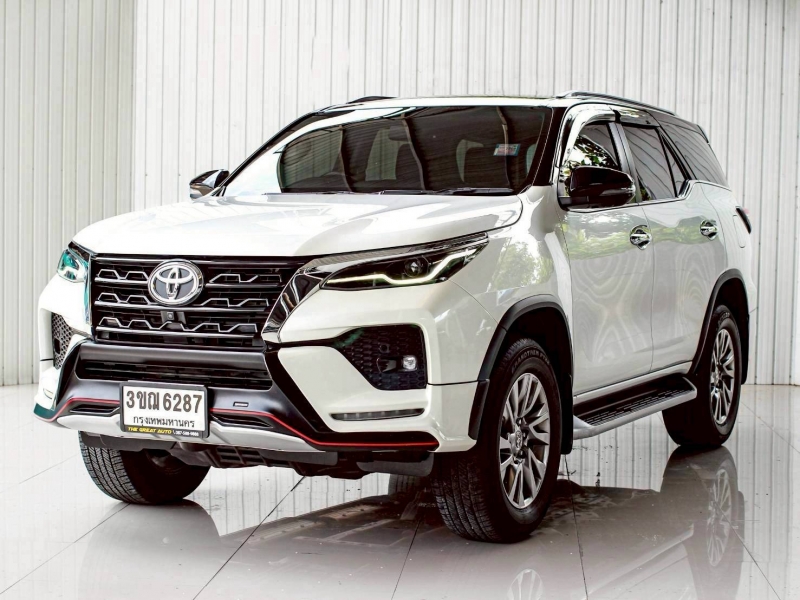 2022 TOYOTA FORTUNER 2.4 V LEADER 4WD