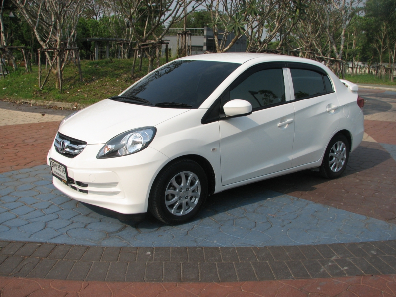 2013 HONDA BRIO AMAZE 1.2 V