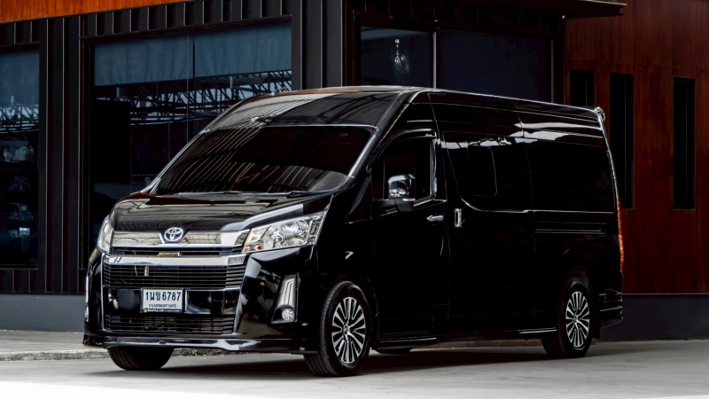 2021 TOYOTA COMMUTER 2.8 AT