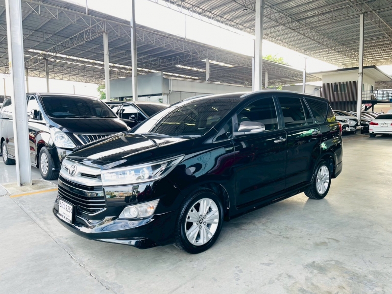 2017 TOYOTA INNOVA 2.8 V