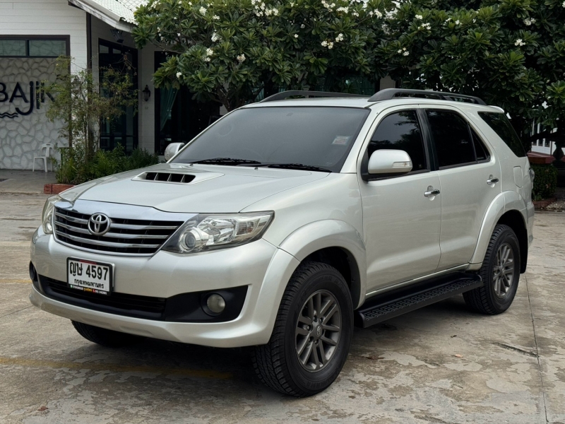2011 TOYOTA FORTUNER 3.0 V
