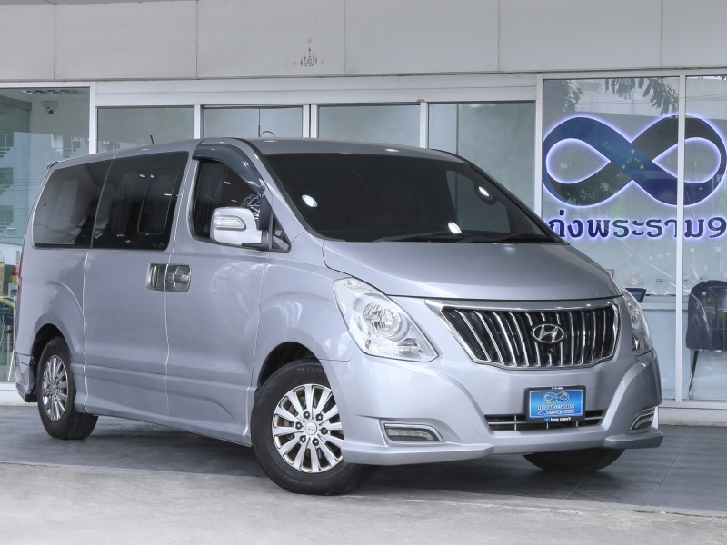 2017 HYUNDAI H-1 2.5 ELITE