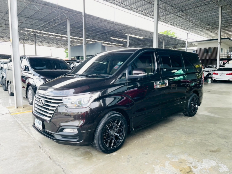 2020 HYUNDAI H-1 2.5 DELUXE