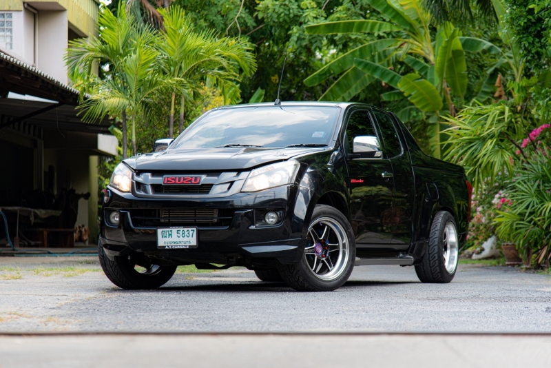 2013 ISUZU D-MAX โฉมสอง (12-19) Hi-Lander CAB4 2.5 VGS Z-Prestige NAVI X-Series