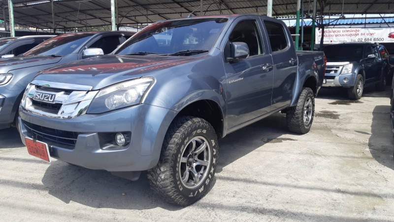 2012 ISUZU D-MAX โฉมสอง (12-19) Hi-Lander CAB4 2.5 Z DVD