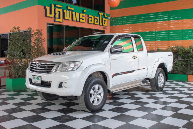 2014 TOYOTA HILUX VIGO 2.5 E SMART CAB PRERUNNER