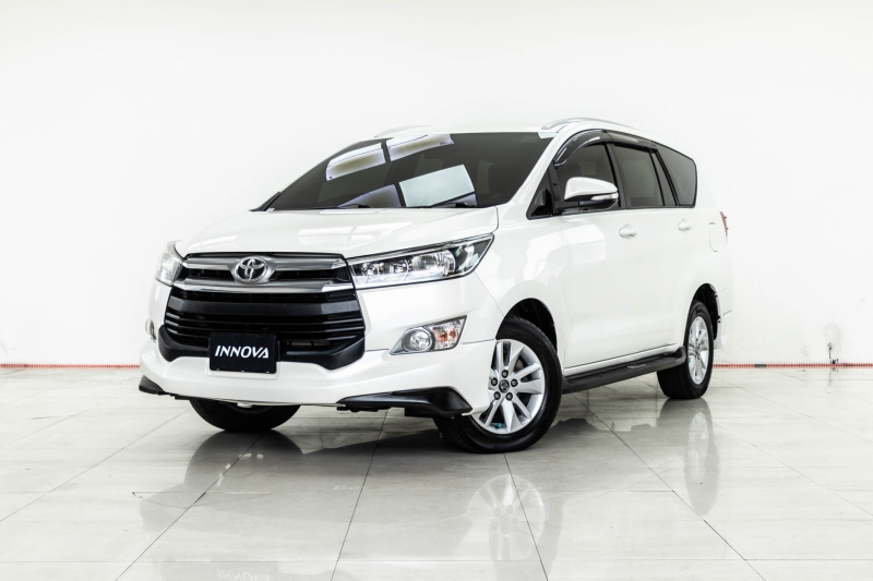 2017 TOYOTA INNOVA CRYSTA 2.8 PREMIUM