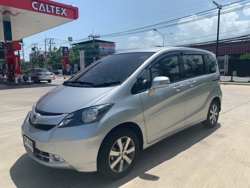 2011 HONDA FREED 1.5 EL