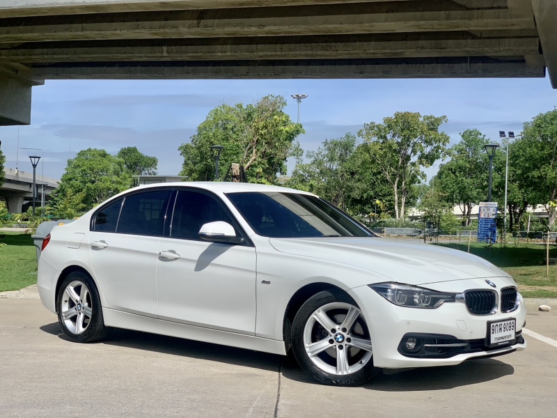2017 BMW SERIES 3 320i