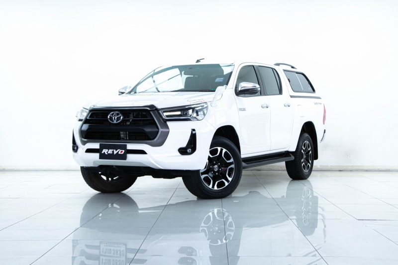 2020 TOYOTA HILUX REVO 2.4 Doublecab Prerunner MID