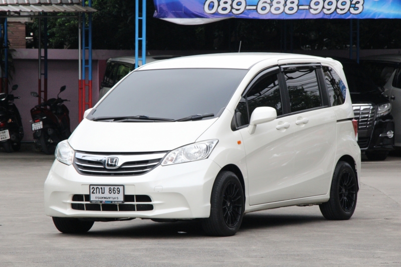 2013 HONDA FREED 1.5 SE