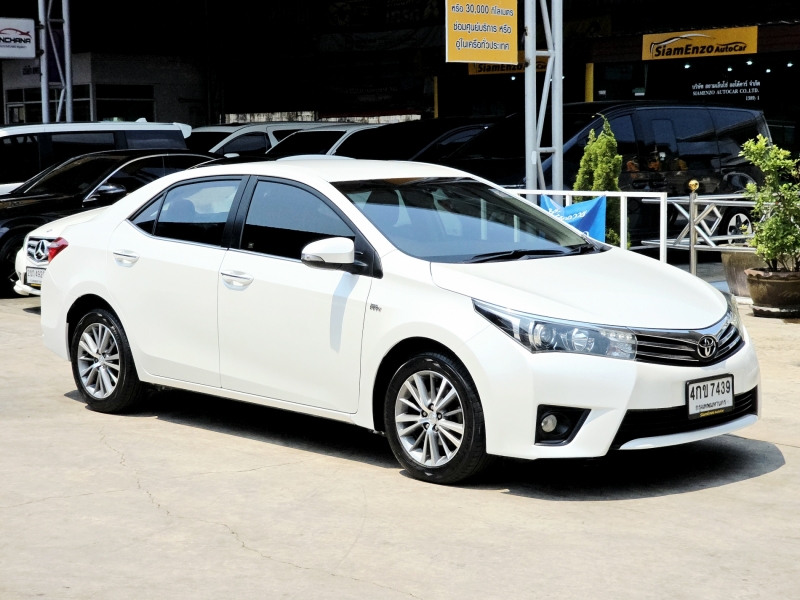 2015 TOYOTA COROLLA ALTIS 1.8 V NAVI