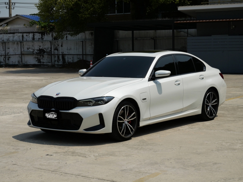 2022 BMW SERIES 3 330e M Sport LCI