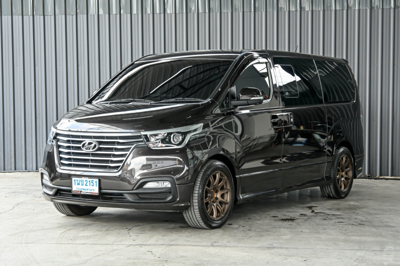 2020 HYUNDAI H-1 2.5 DELUXE