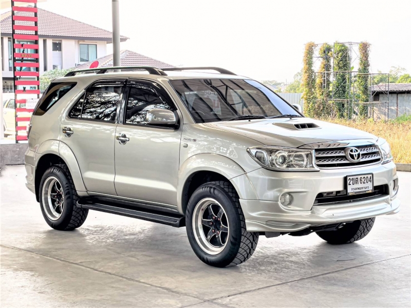 2010 TOYOTA FORTUNER 3.0 V
